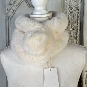 DD Doris Dore Elegant Cream Faux Fur Scarf NWT